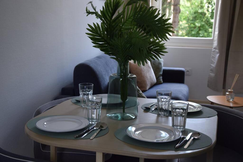Apartamento Elegant T2 A Bron, Tramway A 2Min, Box Parking, 4Personnes Exterior foto