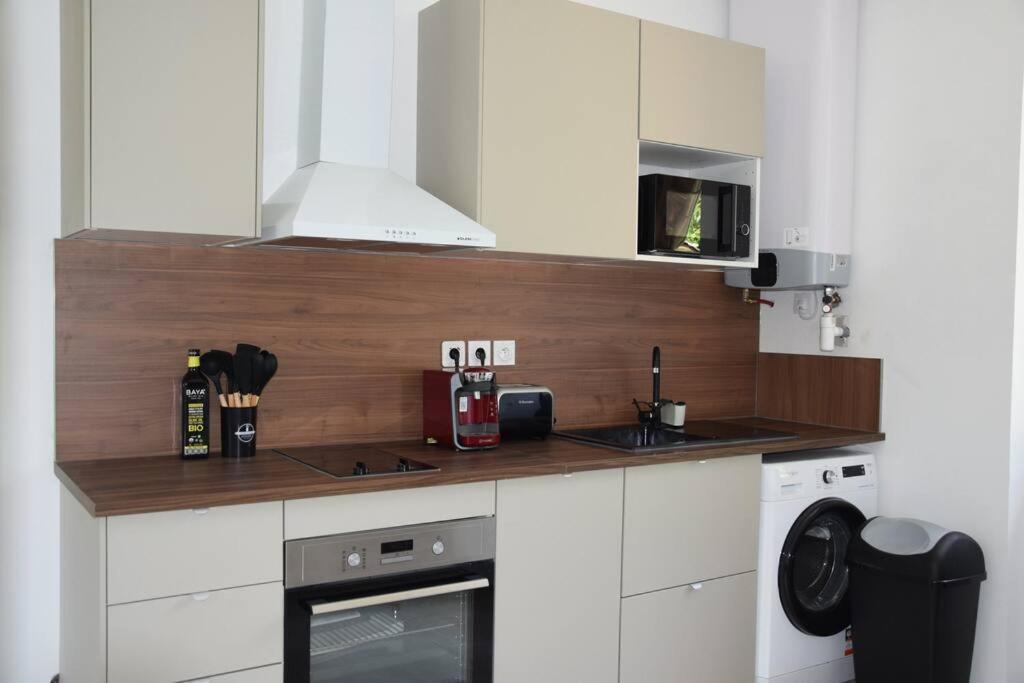 Apartamento Elegant T2 A Bron, Tramway A 2Min, Box Parking, 4Personnes Exterior foto