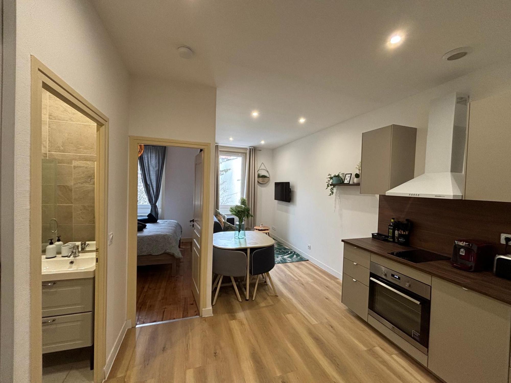 Apartamento Elegant T2 A Bron, Tramway A 2Min, Box Parking, 4Personnes Exterior foto